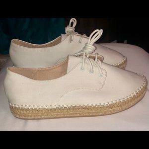 CHARLES ALBERT Size 8 New Raquel Cream Espadrille Lace-up Oxford Sneaker.